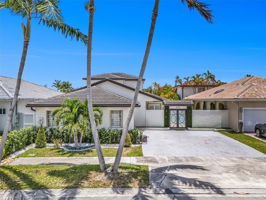 Foto principal - 14793 NW 87th Pl