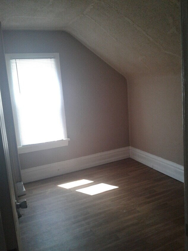 Foto principal - 673 Dale Street North