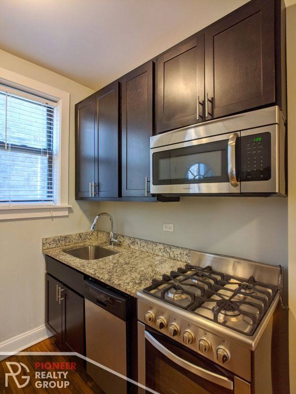 Foto del edificio - 4034 N Ashland Ave