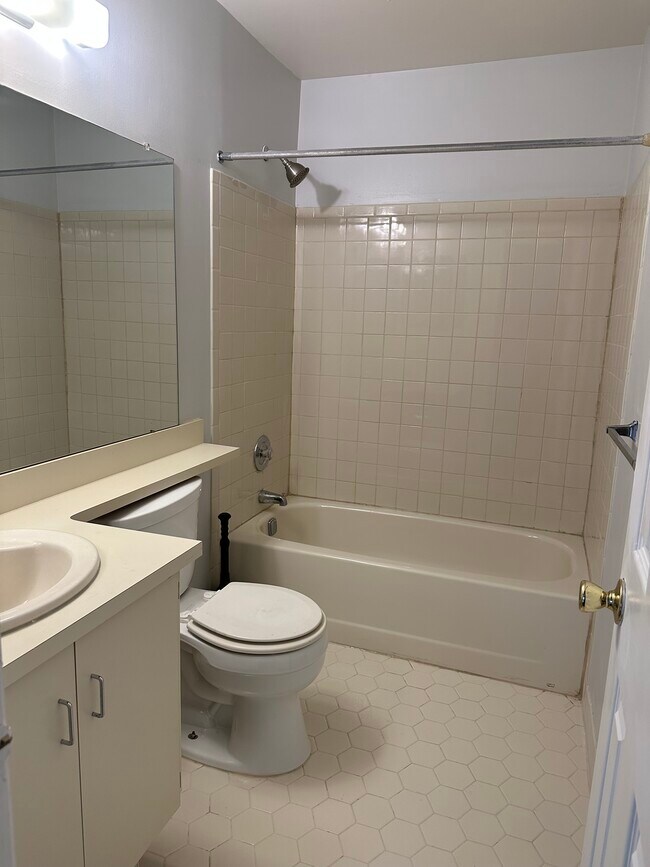 Foto del edificio - 393 Hadleigh Ln