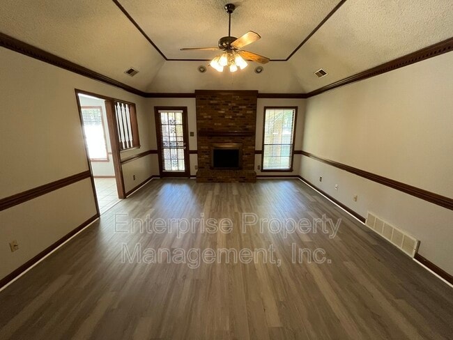 Foto del edificio - 5429 Craigmont Dr