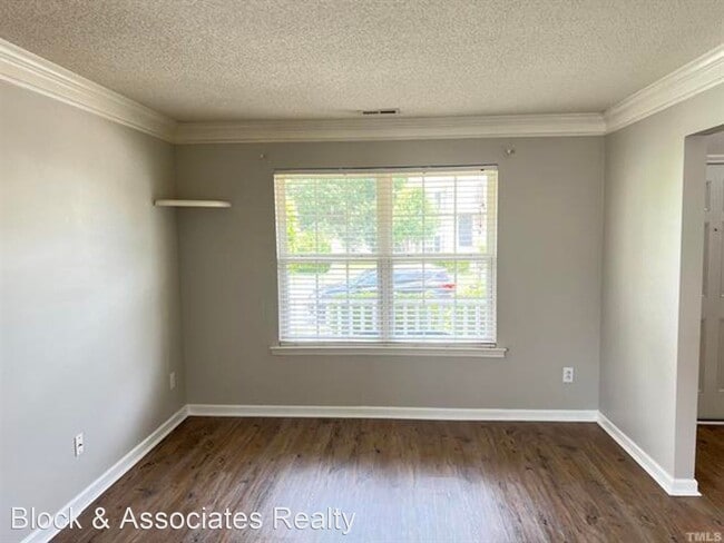 Building Photo - 4 br, 2.5 bath House - 5013 Marathon Lane