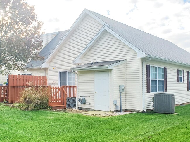 Building Photo - 1001 Sandstone Ct