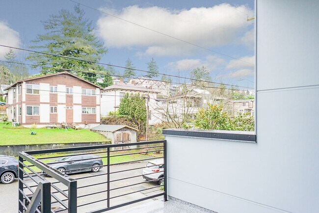 Building Photo - 3bd/2.5ba Seattle Townhome