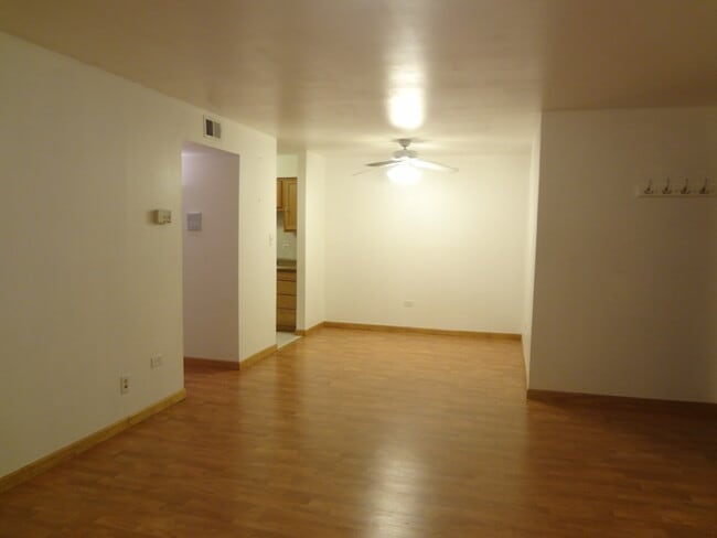 Foto del edificio - 6105 Knoll Valley Dr