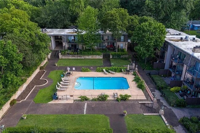 Foto del edificio - 5121 W 75th St
