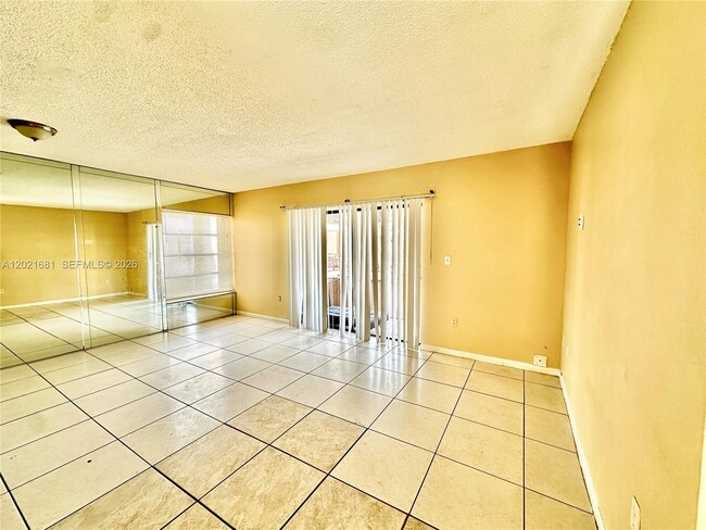Foto del edificio - 17650 NW 68th Ave