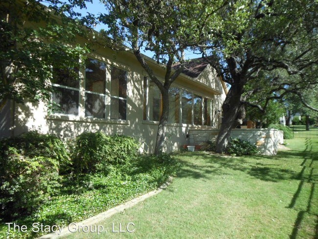 Building Photo - 104 Blue Sky Ct