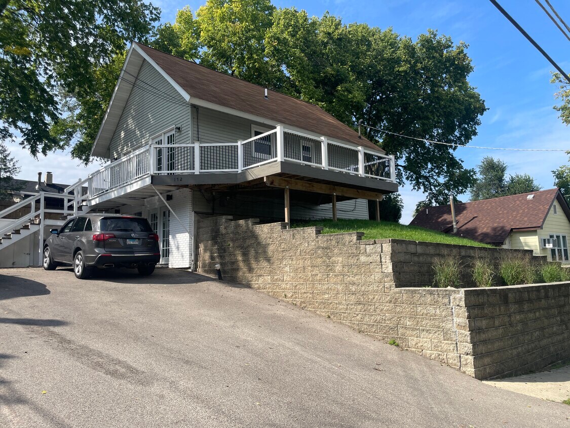 Primary Photo - 172 Forest Ave