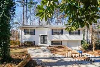 Building Photo - 5009 Melanie Dr