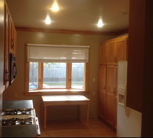 Foto principal - 1301 28th Ave NE