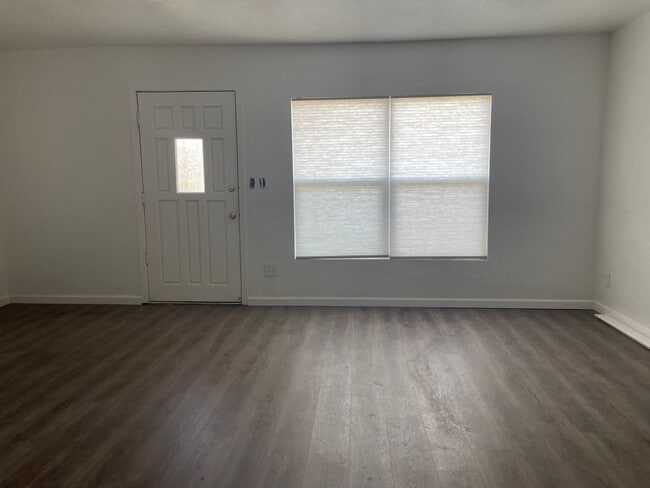 Foto del edificio - Cute and updated 3 bedroom 1 bathroom home...