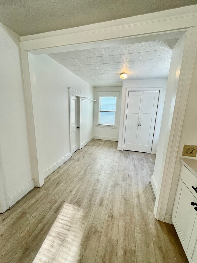 Breakfast Nook/Office/Laundry - 187 Ocean Ave