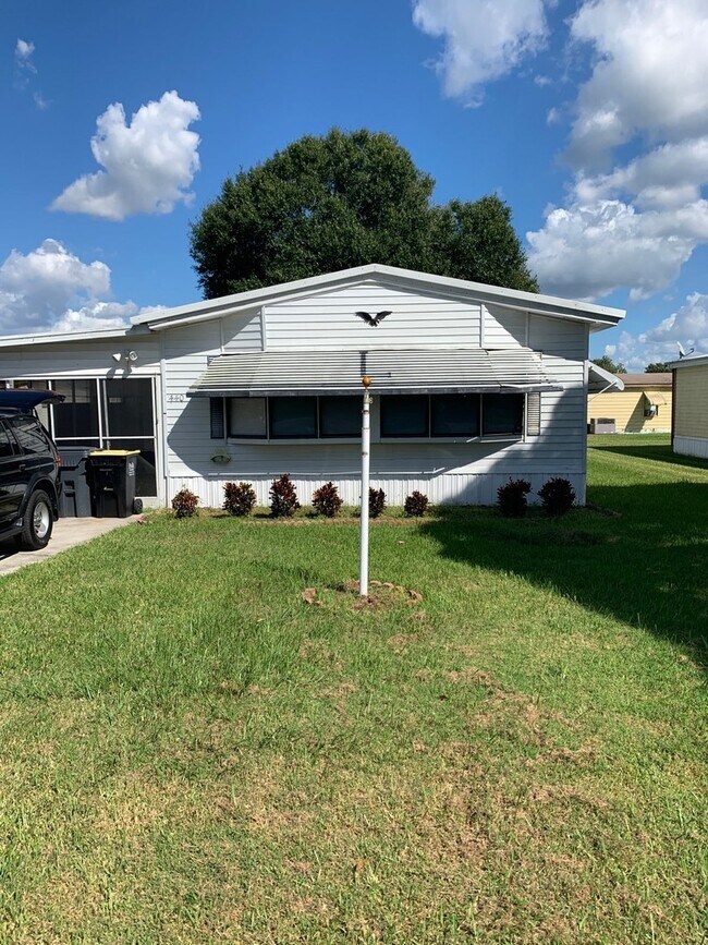 Foto del edificio - Two Bedroom Two Bath Mobile Home with Bonu...