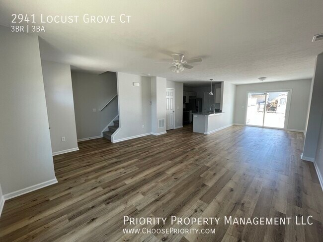 Building Photo - 3 Bdrm 2.5 Bath Townhome Near RMH - No Pets