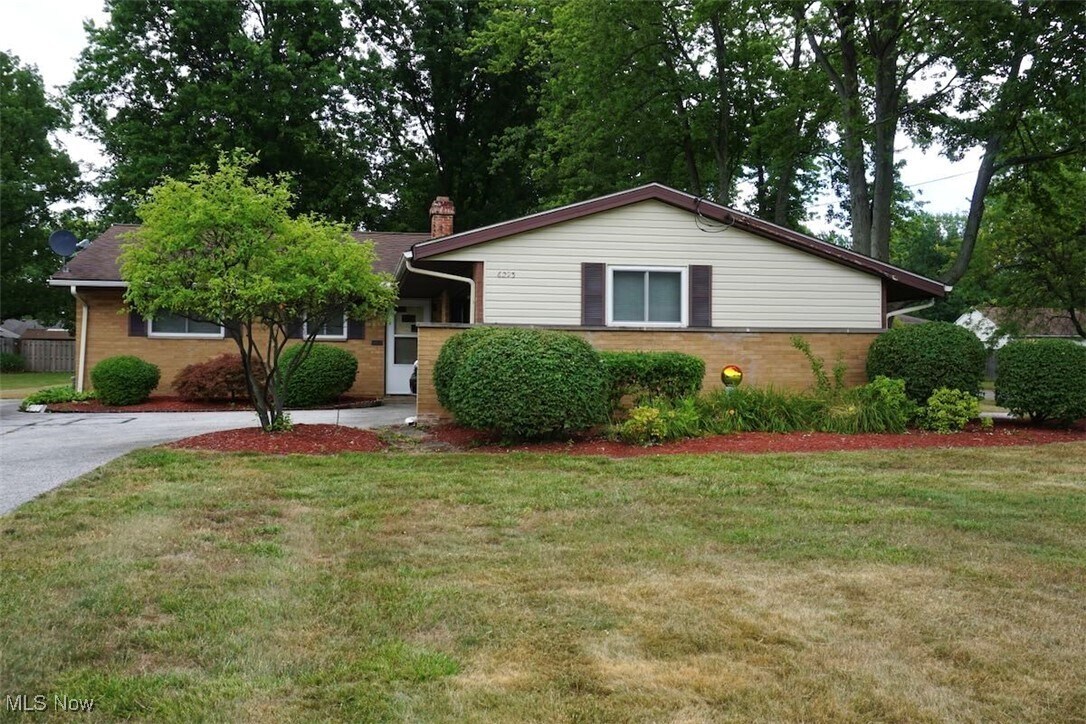 Foto principal - 6293 Meldon Dr