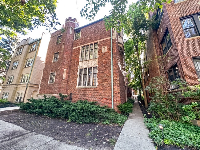 Building Photo - 815A Forest Ave