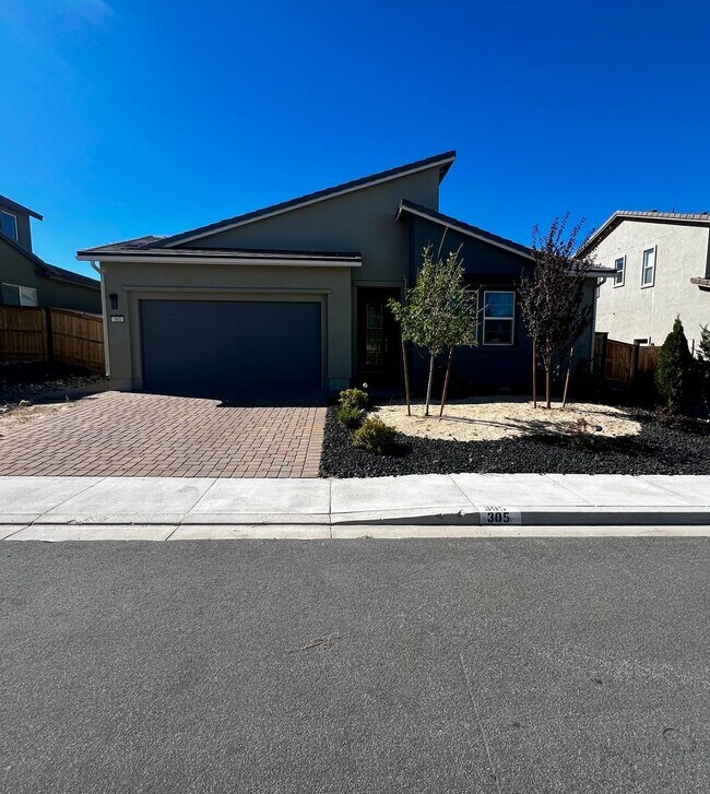 Building Photo - Verdi Home