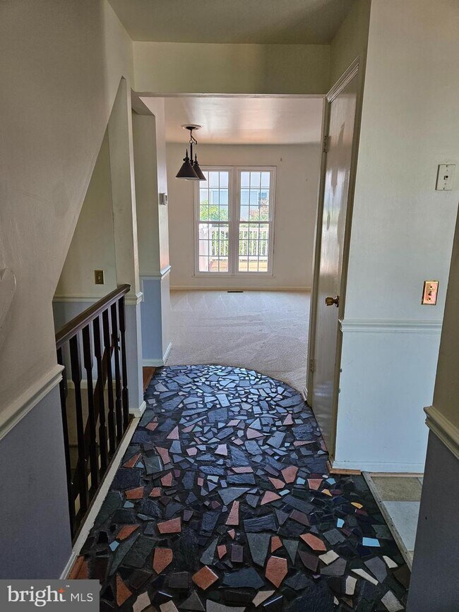 Building Photo - 5761 Sunset View Ln