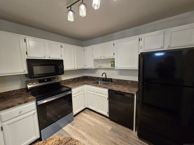 Building Photo - 1209 Cromwell Hills Dr