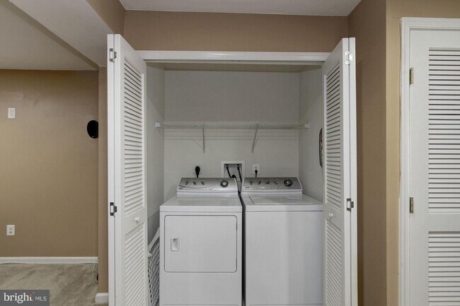 Foto del edificio - 7055 Oak Grove Way