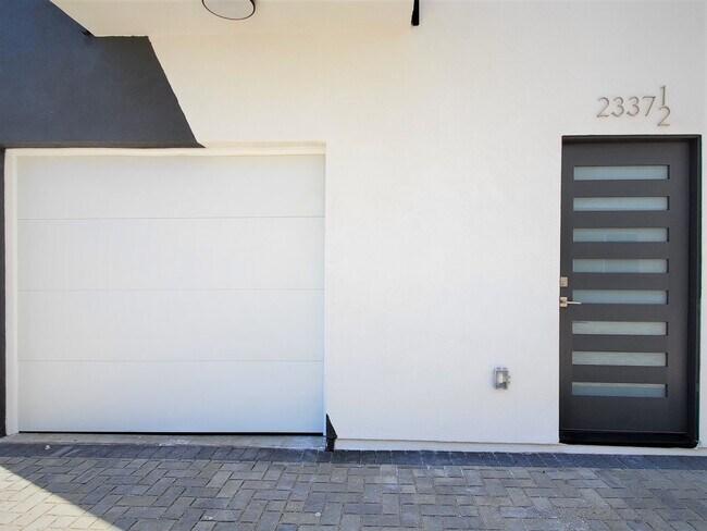 Foto del edificio - 2337 S Crenshaw Blvd