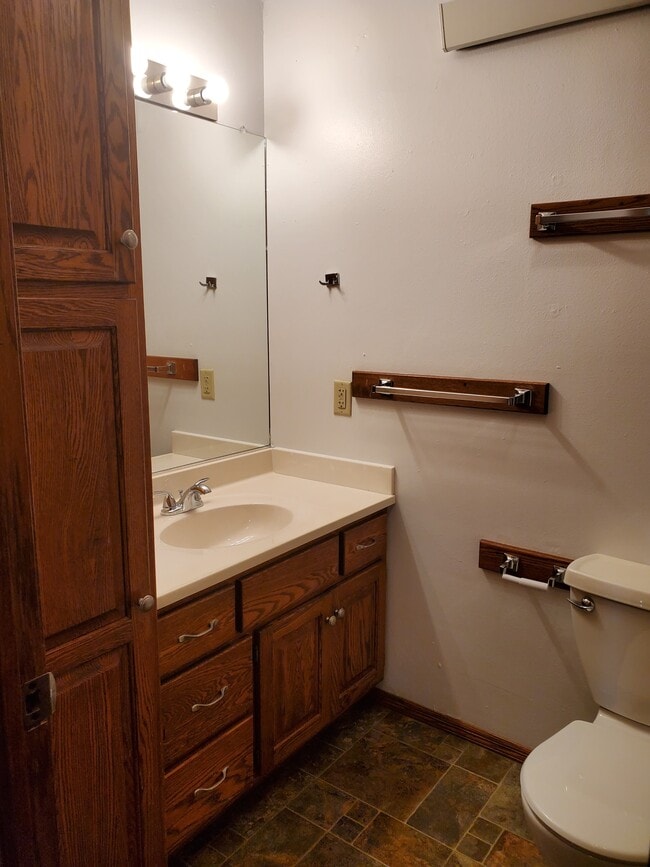 Foto del edificio - 1219 1st Ave SE