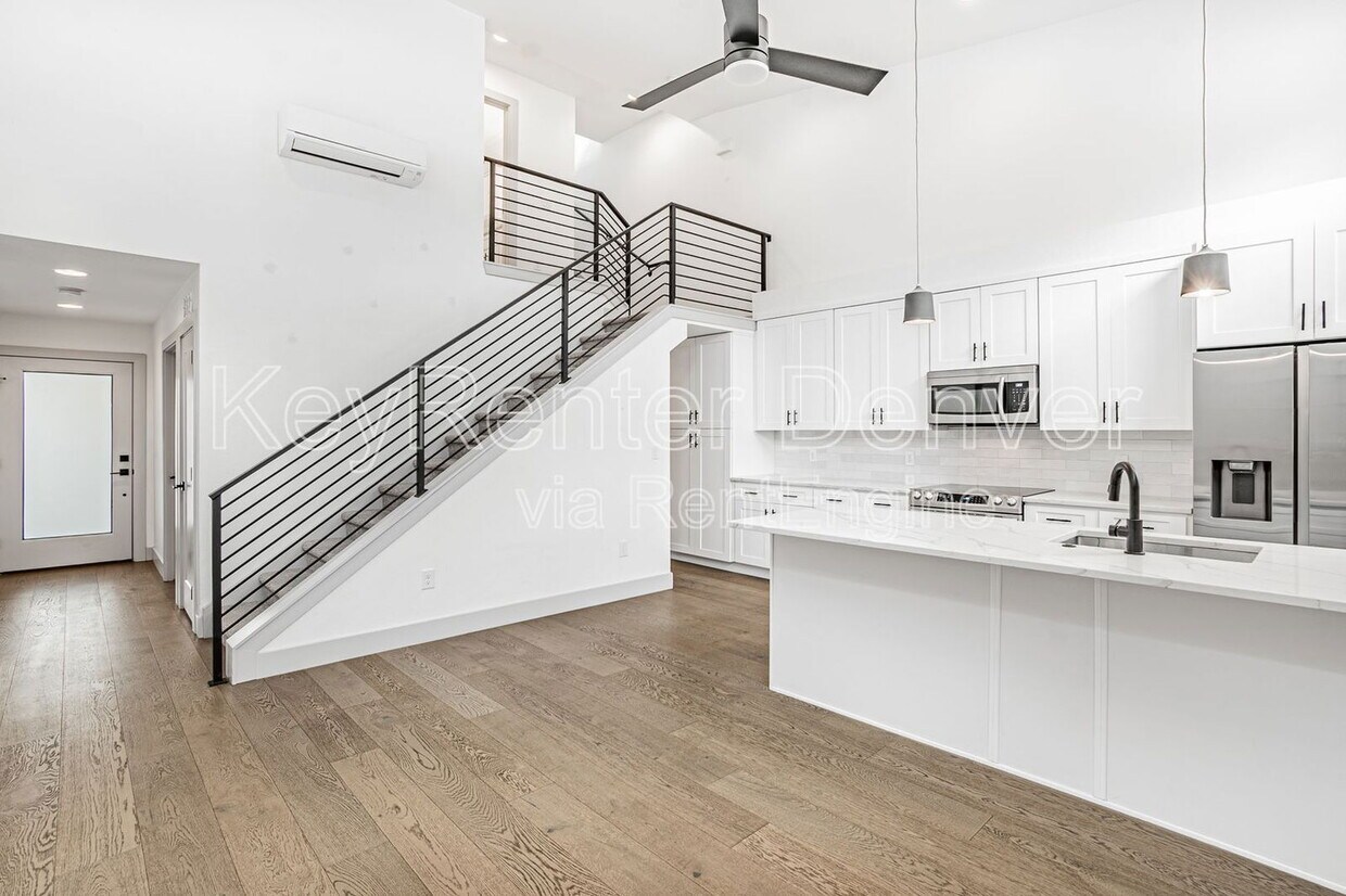 Foto principal - 1468 Yates St