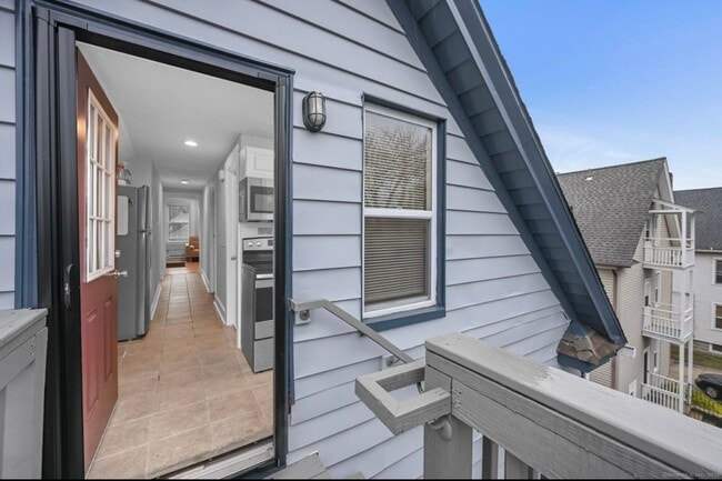 Building Photo - 115 Harborview Ave