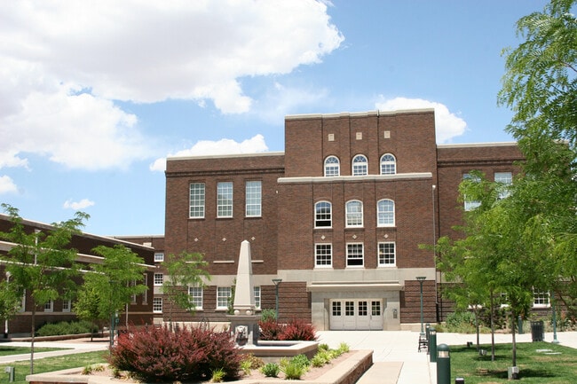 Building Photo - 300 Tijeras Ave NE