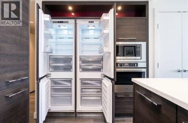 Photo du bâtiment - 7468 Lansdowne Rd