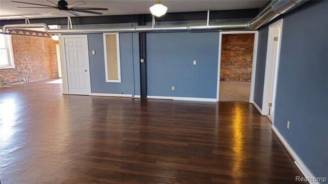 Building Photo - 1104 4th St