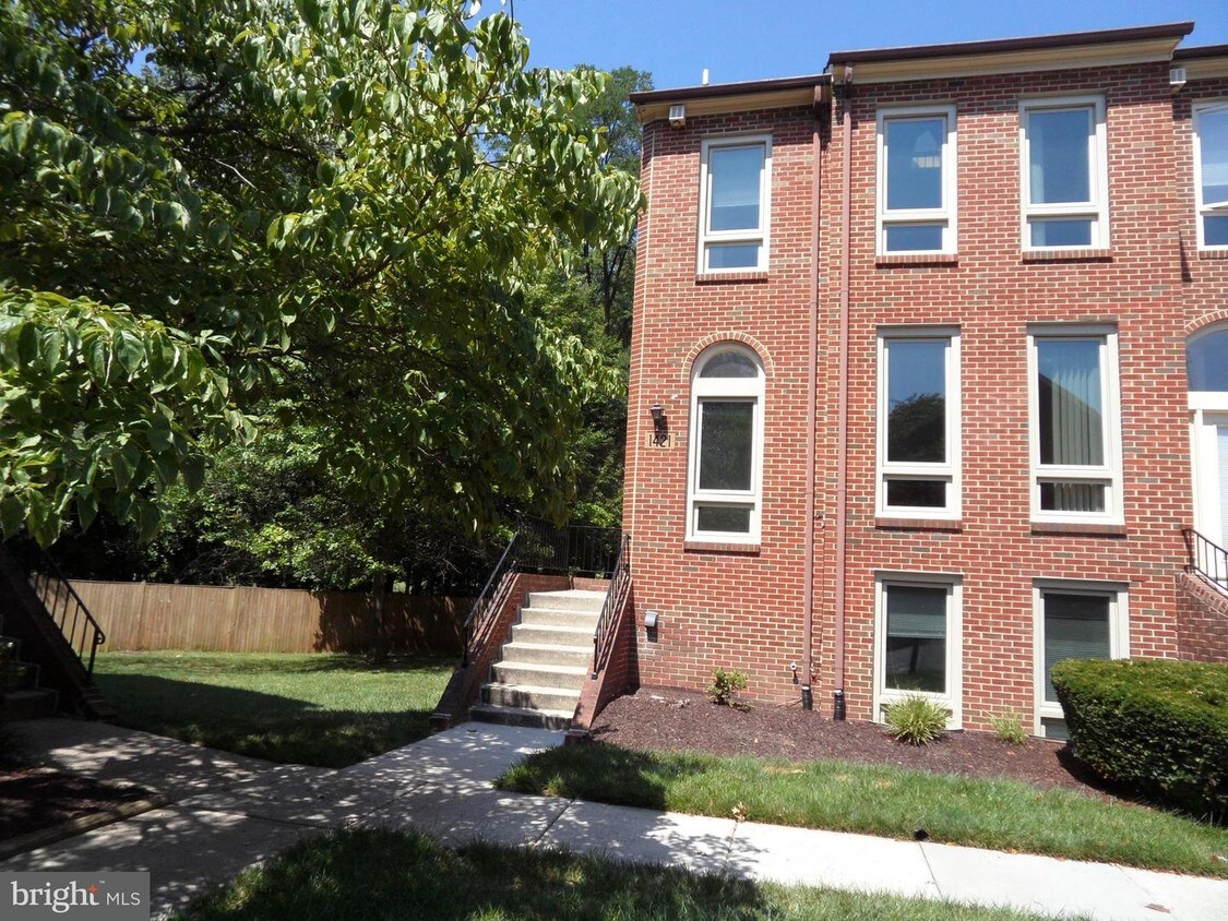 1421 Templeton Pl, Rockville, MD 20852 Townhome Rentals in Rockville