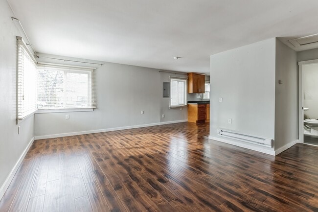 Building Photo - 10827 10th Ave SW