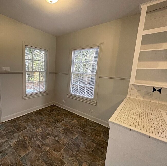 Building Photo - 2329 W. Lucas Dr., Beaumont TX 77707