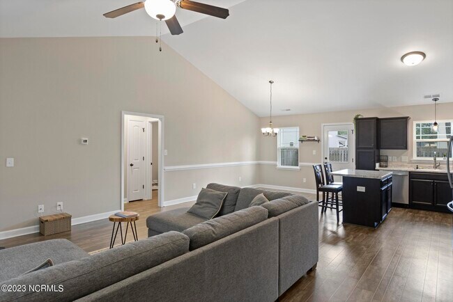 Building Photo - 408 Wind Sail Ct