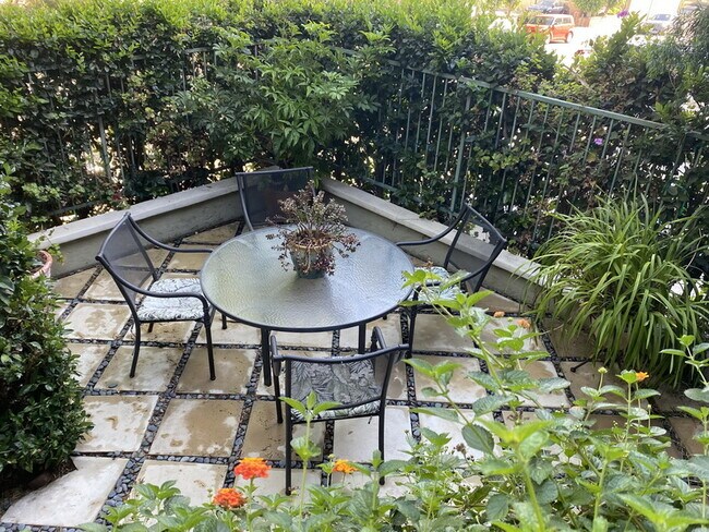 Foto del edificio - 1119 Hacienda Pl