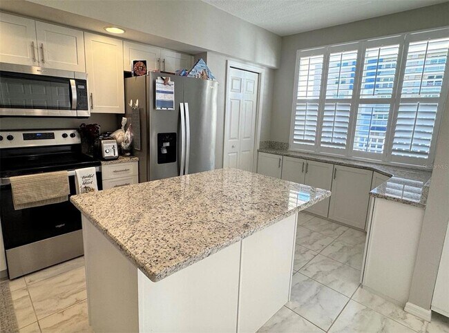 Foto del edificio - 960 Starkey Rd