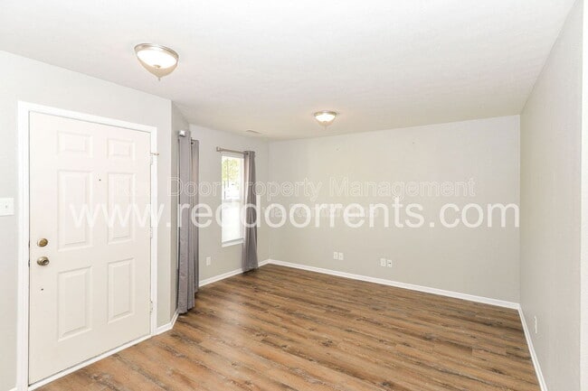 Building Photo - 15445 Border Dr