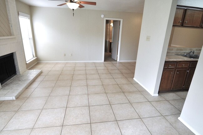 Foto del edificio - 10616 Mellow Meadow Dr