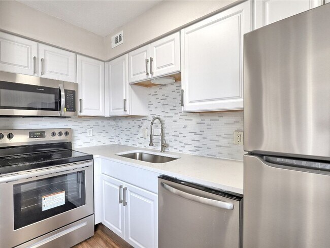 Foto del edificio - Studio Townhome in Austin