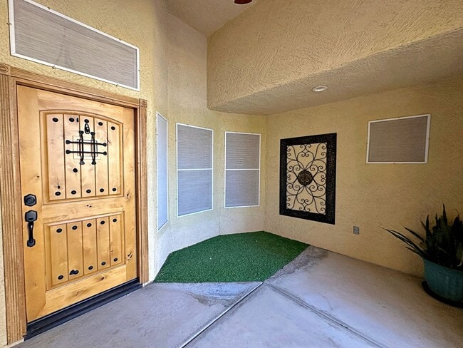 Building Photo - SINGLE STORY 3 BEDROOM IN NORTHWEST CENTEN...