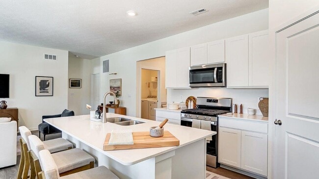 Building Photo - 406 Emily Dr