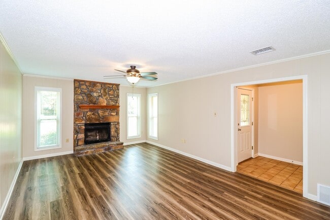 Foto del edificio - 5829 Lake Port Dr