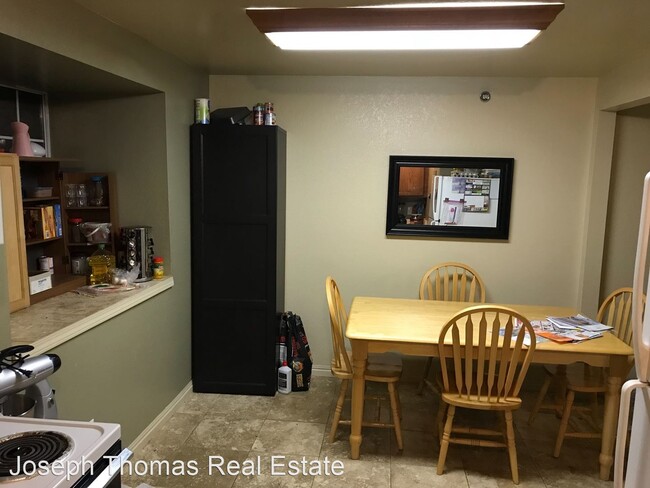 Building Photo - 718 W 1720 N