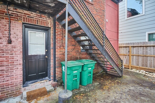 Building Photo - 2634 Peckham St