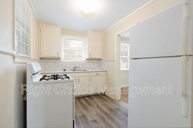 Foto del edificio - 2940 Blan St