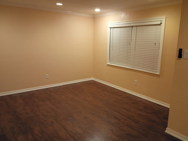 Foto del edificio - 4404 Monna St