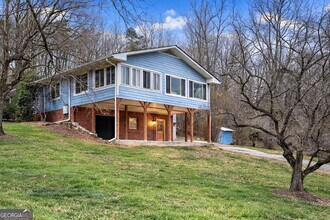 Building Photo - 269 W Hermitage Rd NE