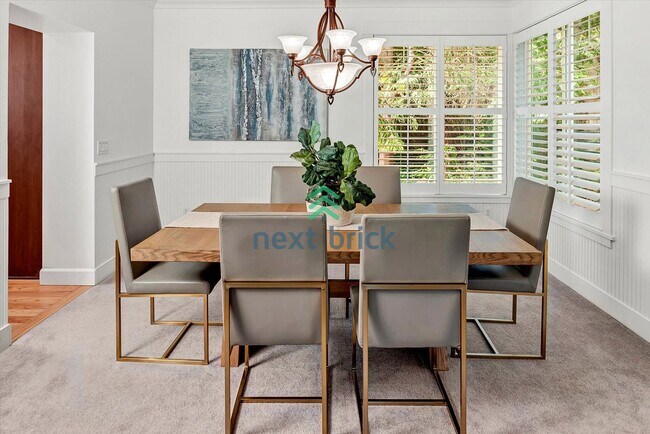 Foto del edificio - Spacious Home in Desirable Bellevue Neighb...